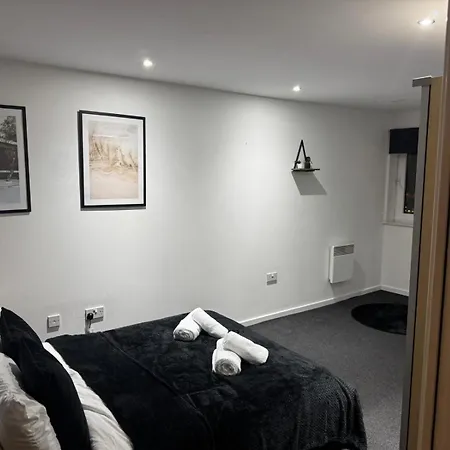 Modern Two Bedroom Amazing Views Centre Free Underground Parking Birmingham